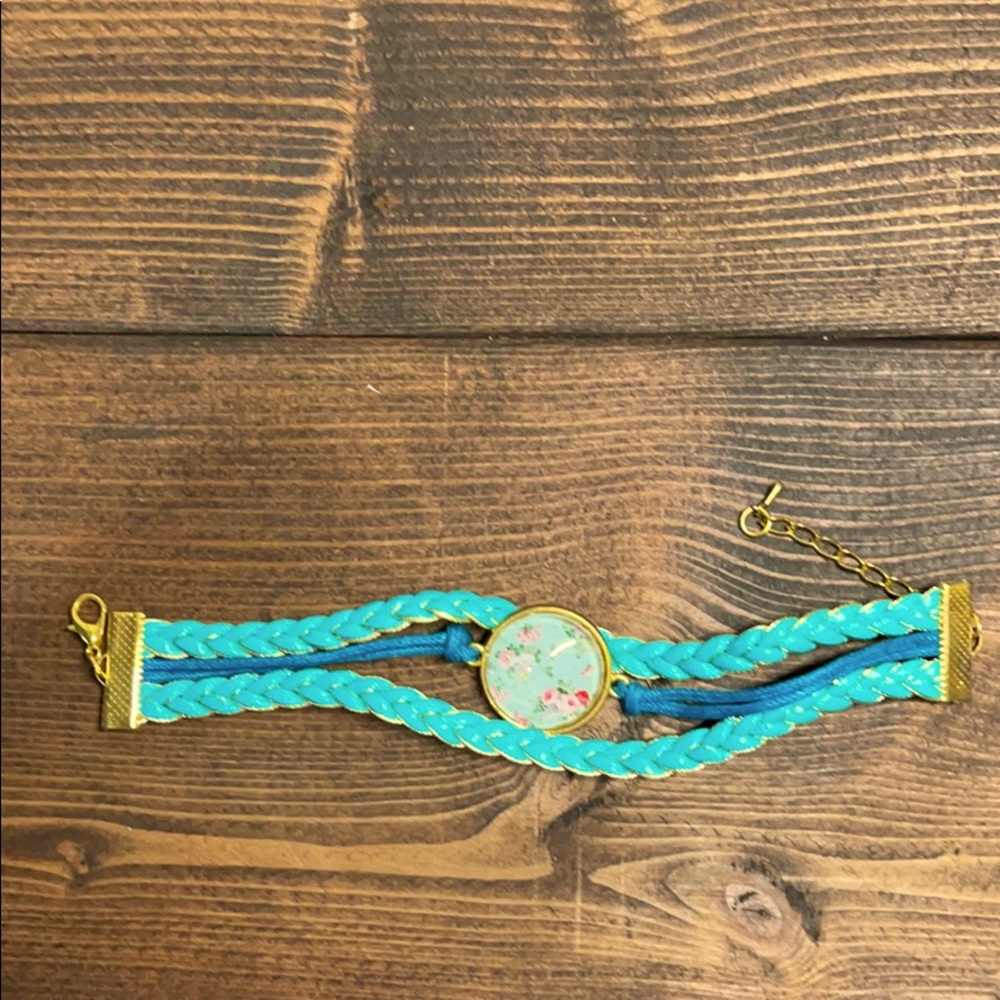 Bracelet flower pendent